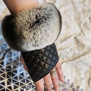 Furry faux leather gloves